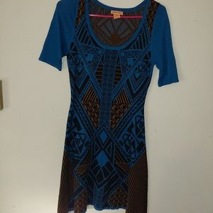 Flying tomato mid sleeve dress size large